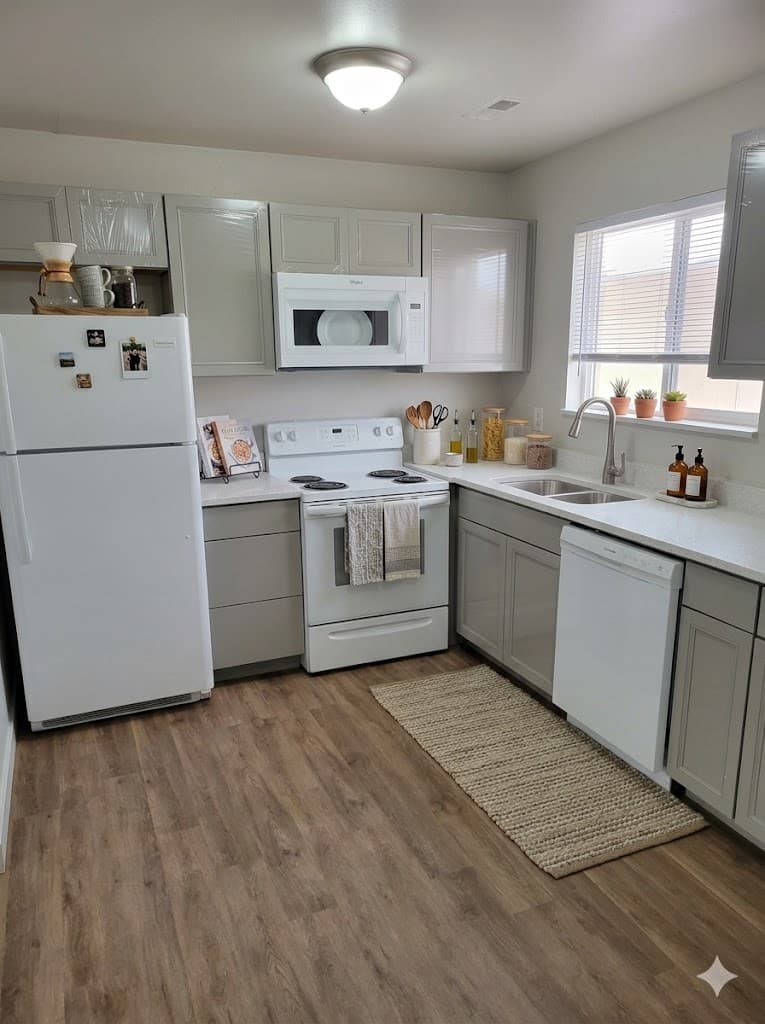 586 S Tiffany Town Dr.